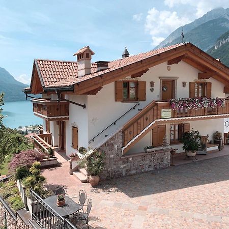 Villa La Dama Del Lago โมลเวโน ภายนอก รูปภาพ